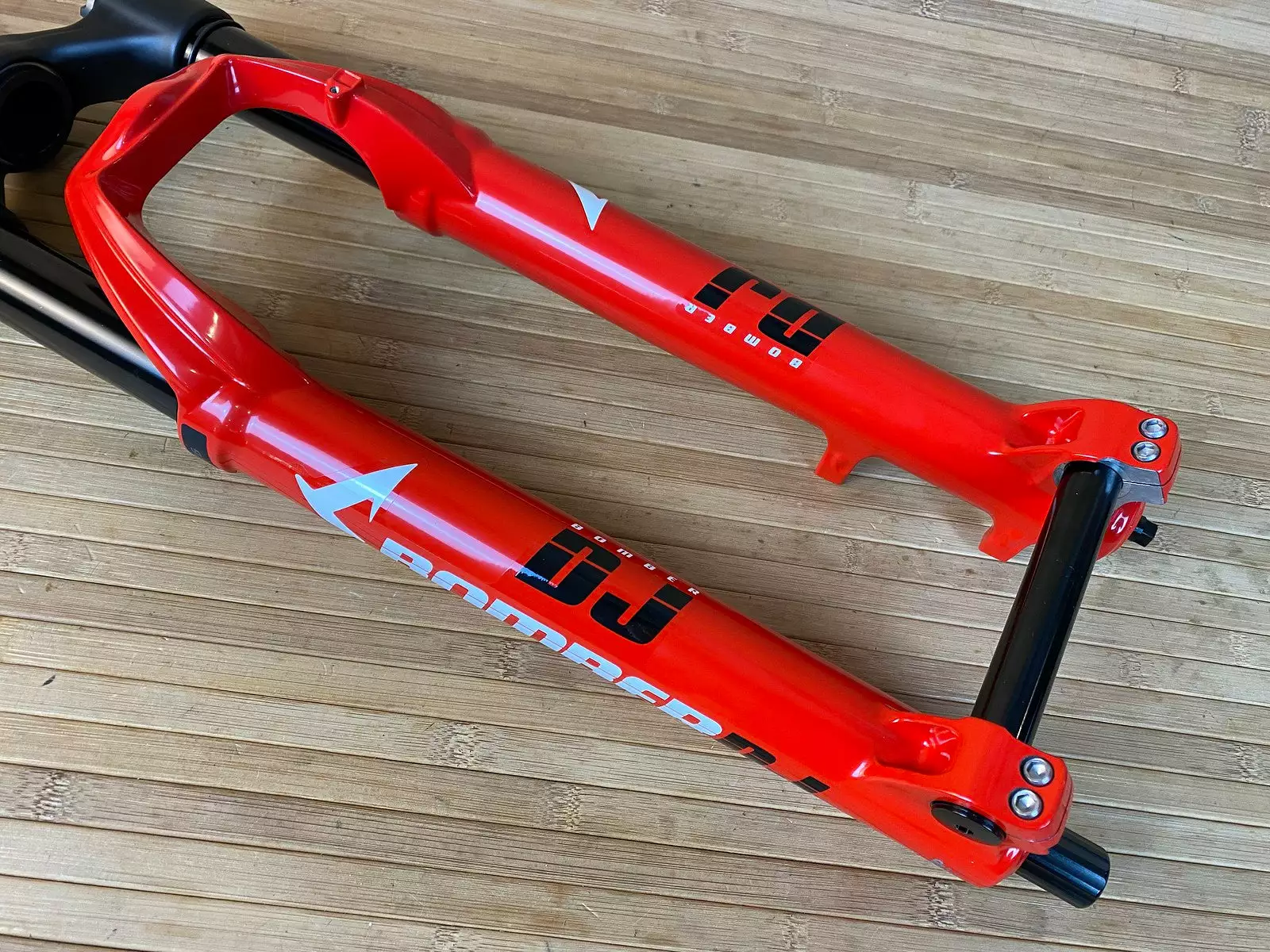 Marzocchi BOMBER DJ Rot 100mm / 26" Dirt Federgabel 7 Marzocchi BOMBER DJ Rot 100mm / 26" Dirt Federgabel – Bild 7