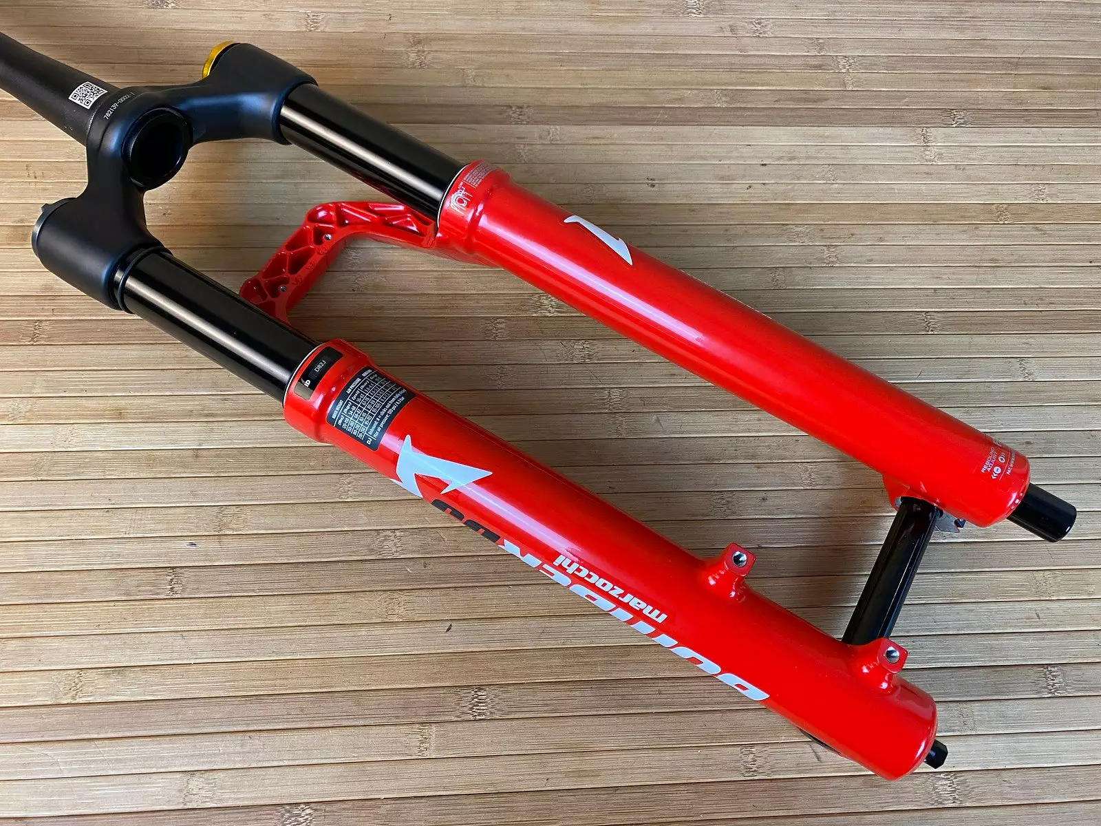 Marzocchi BOMBER DJ Rot 100mm / 26" Dirt Federgabel 5 Marzocchi BOMBER DJ Rot 100mm / 26" Dirt Federgabel – Bild 5