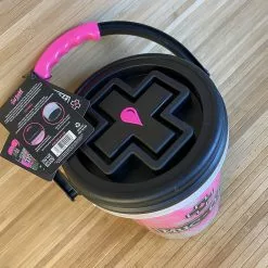 Muc-Off Muc Off Bucket Kit Reiniger Set -Fox-Laden 5609631 large