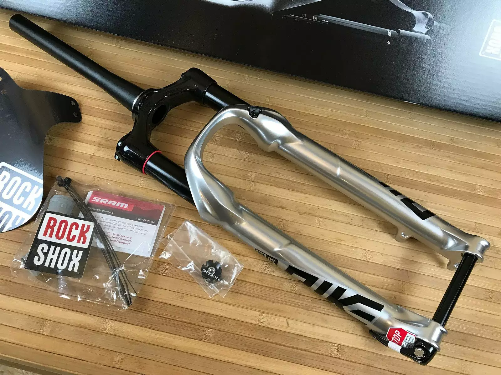 Rock-shox RockShox Pike DJ Ultimate 26" / 100mm Tapered Federgabel 2 Rock-shox RockShox Pike DJ Ultimate 26" / 100mm Tapered Federgabel – Bild 2