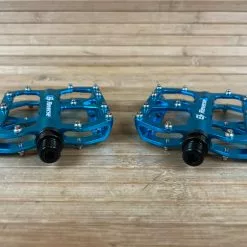 Reverse Components E-Escape Plattformpedale / Pedale Hellblau -Fox-Laden IMG 0005 b2de5a8f fc22 40bd a4ef cc41e1943e1a