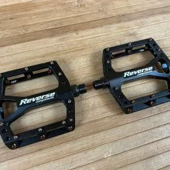 Reverse Components Black One Plattformpedale / Pedale Schwarz/copper -Fox-Laden IMG 0009 05241c55 3321 4698 8257 85e8e0650030