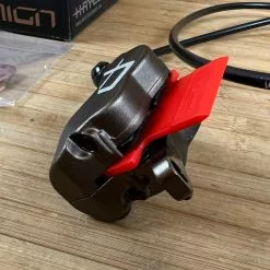 Hayes Dominion A4 Bremse Front / Vorne -Fox-Laden IMG 0011