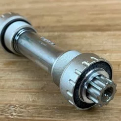 Truvativ Howitzer Team 100mm Innenlager 66mm Kettenlinie -Fox-Laden IMG 0071 4c39ae4d 1021 4116 9ff9 9f75c8793d47