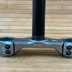 Rock-shox Rock Shox Boxxer Untere Brücke Mit Schaft 1 1/8" Crown-Steerer 36mm Offset ( 0 OS ) -Fox-Laden IMG 0139 caebc965 f6a1 46ed 8e37 466d60382fe8