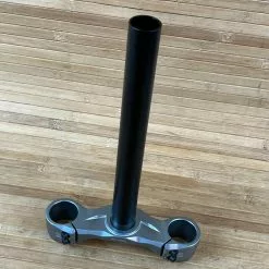 Rock-shox Rock Shox Boxxer Untere Brücke Mit Schaft 1 1/8" Crown-Steerer 36mm Offset ( 0 OS ) -Fox-Laden IMG 0141 cbdff8eb 886d 4016 9ae1 09d663cb0c66