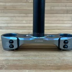 Rock-shox Rock Shox Boxxer Untere Brücke Mit Schaft 1 1/8" Crown-Steerer 46mm Offset ( 10 OS ) -Fox-Laden IMG 0146 84476793 58df 4900 9143 703a44d48781