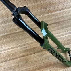 Rock-shox RockShox Lyrik Ultimate RC2 2023 Federgabel 29" / 160mm Grün / Green -Fox-Laden IMG 0243