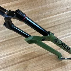 Rock-shox RockShox Lyrik Ultimate RC2 2023 Federgabel 29" / 160mm Grün / Green -Fox-Laden IMG 0245 f70b9c3c 0f68 42b0 a93b 9cc106146e65