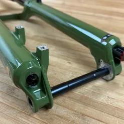 Rock-shox RockShox Lyrik Ultimate RC2 2023 Federgabel 29" / 160mm Grün / Green -Fox-Laden IMG 0250 6df3b1d7 4b25 4053 808c 8acfed3a9e6a