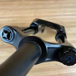 Rock-shox RockShox Zeb Ultimate Federgabel Schwarz 190mm / 27,5" -Fox-Laden IMG 0256 8683c53d e351 463f aa75 f58afd7e7b19