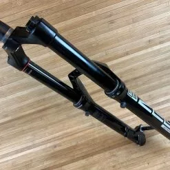 Rock-shox RockShox Zeb Ultimate Federgabel Schwarz 190mm / 27,5" -Fox-Laden IMG 0258