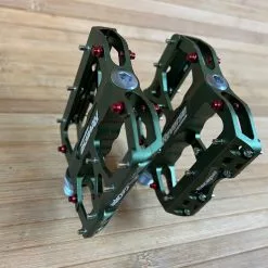 Reverse Components Escape Plattformpedale / Pedale Olive -Fox-Laden IMG 0302