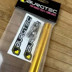 Burgtec FOX Boost Achse / Axle 2021+ Bullion Gold -Fox-Laden IMG 0440