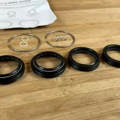 Manitou Dorado Dichtungen / Sealkit / Servicekit Ab 2009 -Fox-Laden IMG 0470