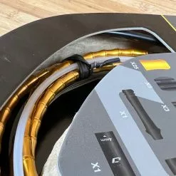 Jagwire Schaltzugset Road & Mountain Elite Link 1x Gold -Fox-Laden IMG 0481 136715db bad4 417e 81ca 9111b295fffd