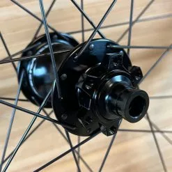 Race Face Aeffect R 30 Hinterrad HR 29" Boost Schwarz XD 14 Race Face Aeffect R 30 Hinterrad HR 29" Boost Schwarz XD -Fox-Laden IMG 0514 1095fc83 ac80 450f ac6b ab8a24ab0d32