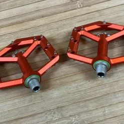 Spank Spike Reboot Pedale / Plattformpedale Orange 12 Spank Spike Reboot Pedale / Plattformpedale Orange -Fox-Laden IMG 0740