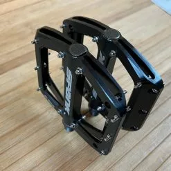 Spank Spoon 100 Pedale / Plattformpedale Schwarz -Fox-Laden IMG 0747 a72f79c9 ebbf 4b54 aa73 8b857e66d8dd