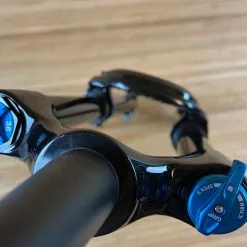 Fox 36 2021 Grip 3-POS 160mm / 27,5" Federgabel Shiny Black -Fox-Laden IMG 0750 711e5b7a f6c5 436b 86b6 60f1082e2cbb