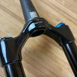 Fox 36 2021 Grip 3-POS 160mm / 27,5" Federgabel Shiny Black -Fox-Laden IMG 0751 9fc0a29c ab2f 4ba0 a6e8 68dfc1872fa2