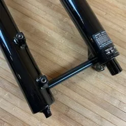 Fox 36 2021 Grip 3-POS 160mm / 27,5" Federgabel Shiny Black -Fox-Laden IMG 0753 b441a4d0 3577 4e54 a12d 25d13bc0a220