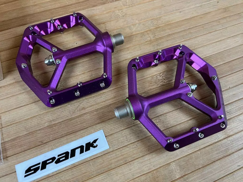 Spank Oozy Trail Reboot Pedale / Plattformpedale Purple 2 Spank Oozy Trail Reboot Pedale / Plattformpedale Purple – Bild 2