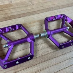 Spank Oozy Trail Reboot Pedale / Plattformpedale Purple 10 Spank Oozy Trail Reboot Pedale / Plattformpedale Purple -Fox-Laden IMG 0769 260c9692 70b7 42f7 9f41 a68be1dc509f