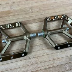 Spank Oozy Trail Reboot Pedale / Plattformpedale Bronze -Fox-Laden IMG 0779 3c6b2ac5 29f1 4b77 90be fc5879c01dc1