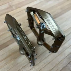 Spank Oozy Trail Reboot Pedale / Plattformpedale Bronze -Fox-Laden IMG 0780