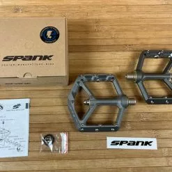 Spank Oozy Trail Reboot Pedale / Plattformpedale Gun Metal