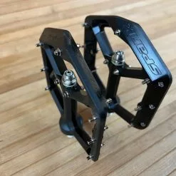 Spank Oozy Trail Reboot Pedale / Plattformpedale Black -Fox-Laden IMG 0804