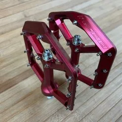 Spank Oozy Trail Reboot Pedale / Plattformpedale Red -Fox-Laden IMG 0814