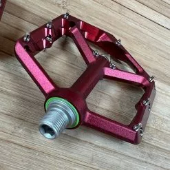 Spank Oozy Trail Reboot Pedale / Plattformpedale Red -Fox-Laden IMG 0816