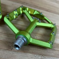 Spank Oozy Trail Reboot Pedale / Plattformpedale Green -Fox-Laden IMG 0824