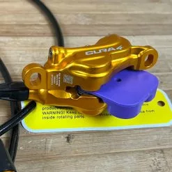 Formula CURA 4 Scheibenbremse Gold VR Oder HR -Fox-Laden IMG 1026 cdd54b38 1a7c 4ce1 a1f8 dc8f29567113