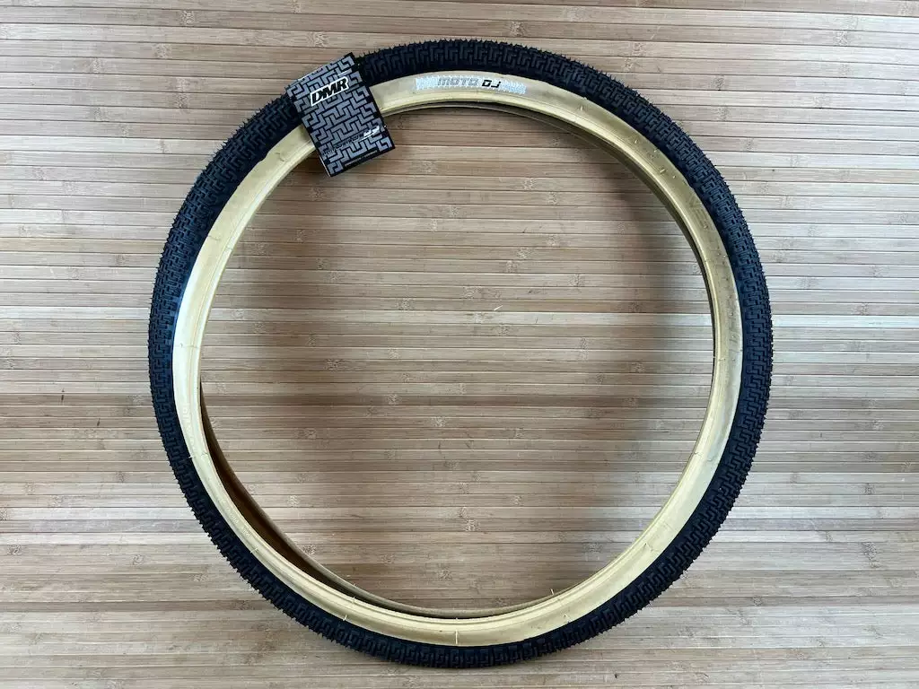 DMR Moto DJ Drahtreifen Tanwall 26 X 2,2" 60TPI Reifen 1 DMR Moto DJ Drahtreifen Tanwall 26 X 2,2" 60TPI Reifen