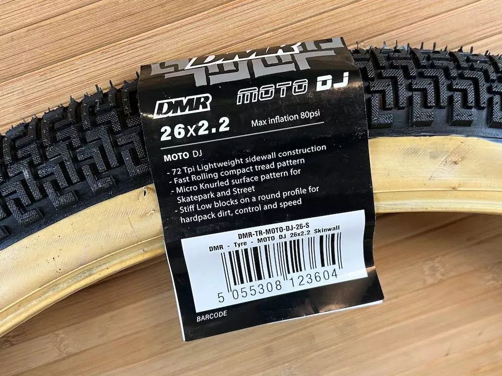 DMR Moto DJ Drahtreifen Tanwall 26 X 2,2" 60TPI Reifen 5 DMR Moto DJ Drahtreifen Tanwall 26 X 2,2" 60TPI Reifen – Bild 5