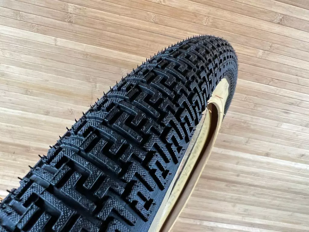 DMR Moto DJ Drahtreifen Tanwall 26 X 2,2" 60TPI Reifen 3 DMR Moto DJ Drahtreifen Tanwall 26 X 2,2" 60TPI Reifen – Bild 3