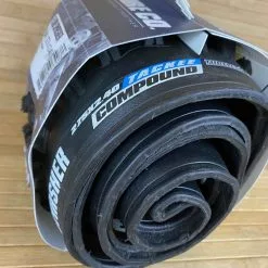 Vee Tire FLOW Smasher 27.5 X 2.4 Reifen -Fox-Laden IMG 1132 scaled