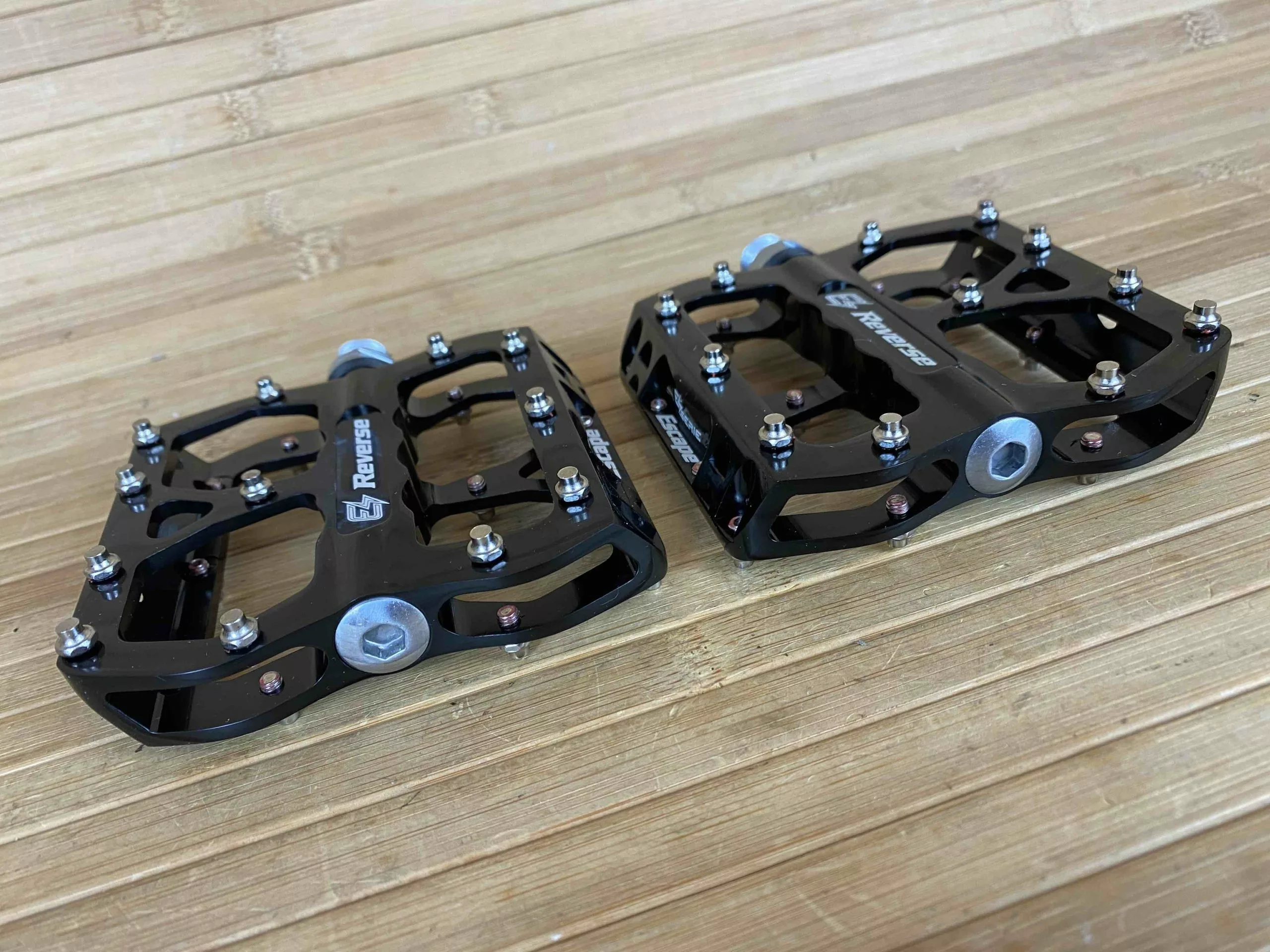 Reverse Components E-Escape Plattformpedale / Pedale Schwarz 4 Reverse Components E-Escape Plattformpedale / Pedale Schwarz – Bild 4