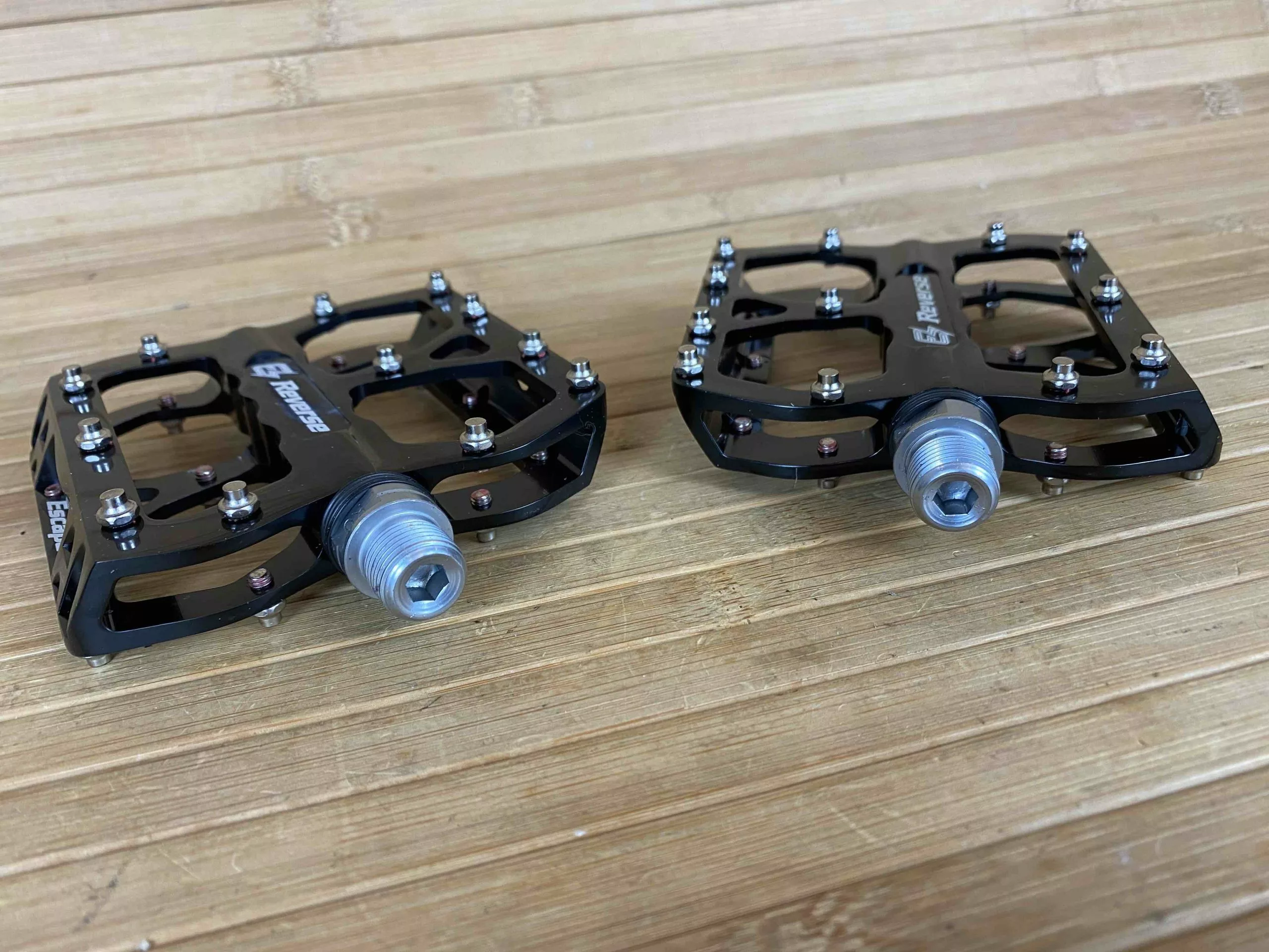 Reverse Components E-Escape Plattformpedale / Pedale Schwarz 5 Reverse Components E-Escape Plattformpedale / Pedale Schwarz – Bild 5