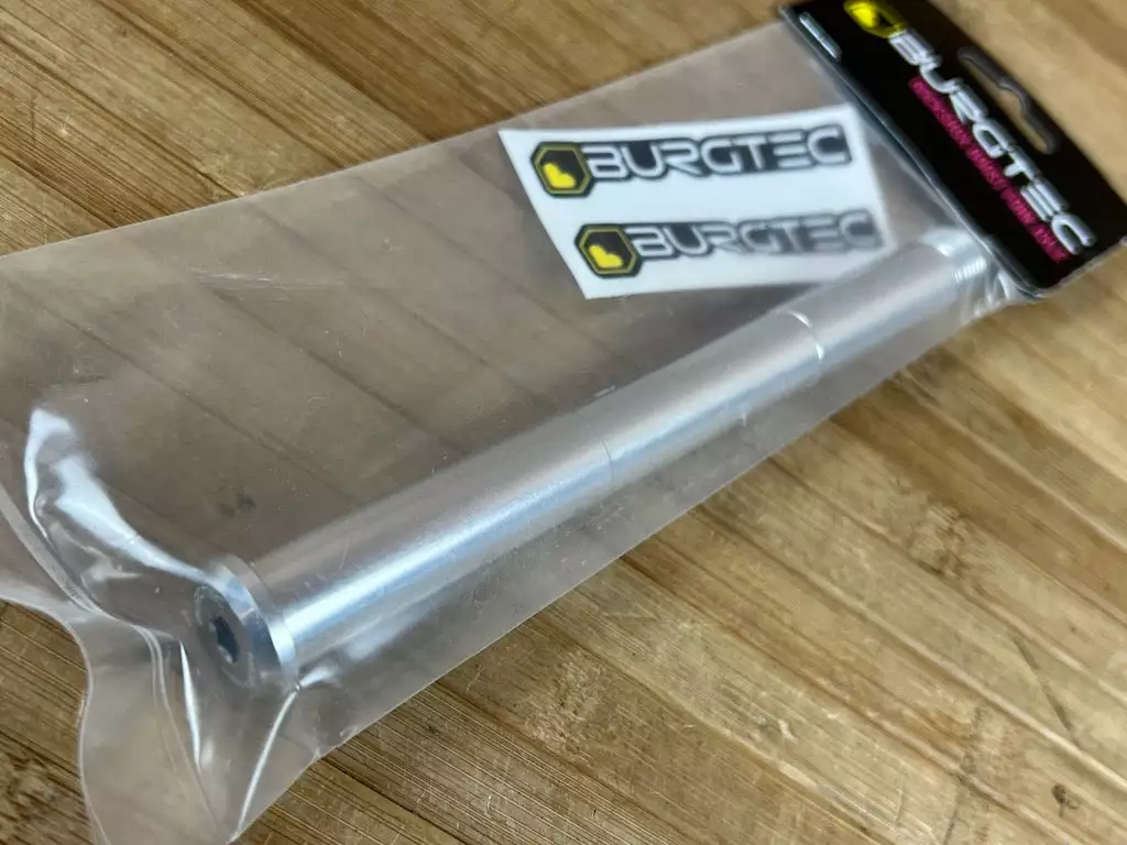 Burgtec Rock Shox Boost Achse / Axle Rhodium Silver 2 Burgtec Rock Shox Boost Achse / Axle Rhodium Silver – Bild 2