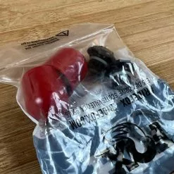 FOX Casting / Lower Ventile Pressure Release Button Entlüftungsventile -Fox-Laden IMG 1197