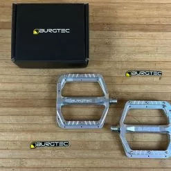 Burgtec MK5 Penthouse Flat Pedals / Pedale Silver Steel Axle