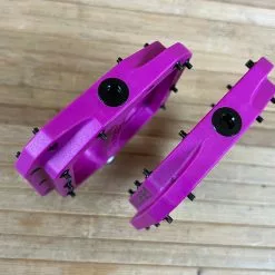 Burgtec MK4 Composite Flat Pedals / Pedale Purple 7 Burgtec MK4 Composite Flat Pedals / Pedale Purple -Fox-Laden IMG 1246 2acc43b2 89a3 4787 855e a33f878f6945