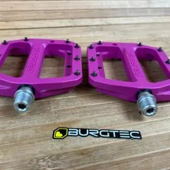 Burgtec MK4 Composite Flat Pedals / Pedale Purple 8 Burgtec MK4 Composite Flat Pedals / Pedale Purple -Fox-Laden IMG 1247 024bea05 0a88 463a 9f64 583cf3cf9d38