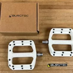 Burgtec MK4 Composite Flat Pedals / Pedale White
