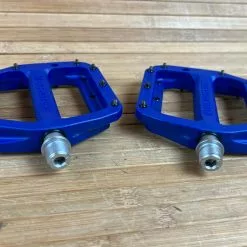 Burgtec MK4 Composite Flat Pedals / Pedale Deep Blue -Fox-Laden IMG 1277 1548981e ecd3 44b4 bde1 dc39f3034762