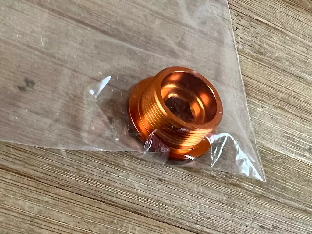 Burgtec Shimano Crank Bolt / Schraube Orange 3 Burgtec Shimano Crank Bolt / Schraube Orange – Bild 3